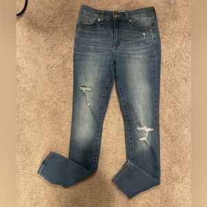 Universal Thread women’s size 2 high rise, skinny jeans